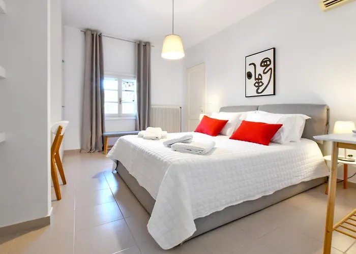 Amazing 2 Bedroom Overlooking The Marina Of Lejlighed Vourkárion