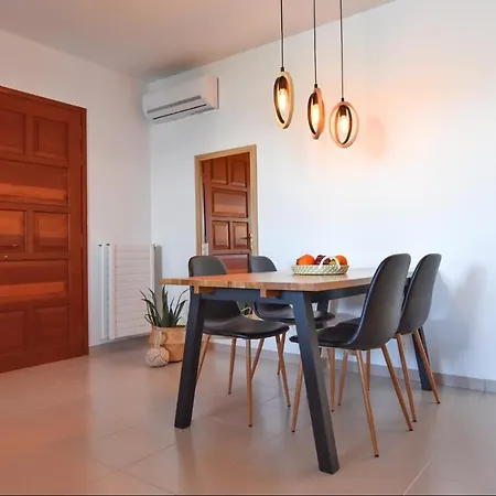 Apartment Amazing 2 Bedroom Overlooking The Marina Of *