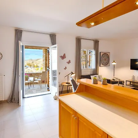 Amazing 2 Bedroom Overlooking The Marina Of *