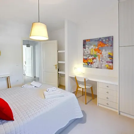 Amazing 2 Bedroom Overlooking The Marina Of Apartament