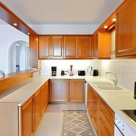 Amazing 2 Bedroom Overlooking The Marina Of Apartament *